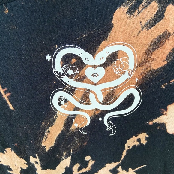 Snakes Bleached Tee - Picture 4 of 4